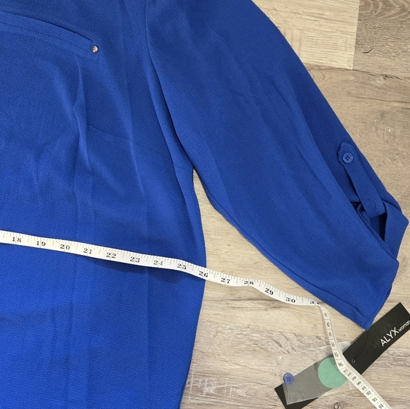 NEW ALYX Blue Blouse Size 1X Lightweight 3/4 Sleeves Flowy V-Neck Office Savvy - Picture 12 of 13